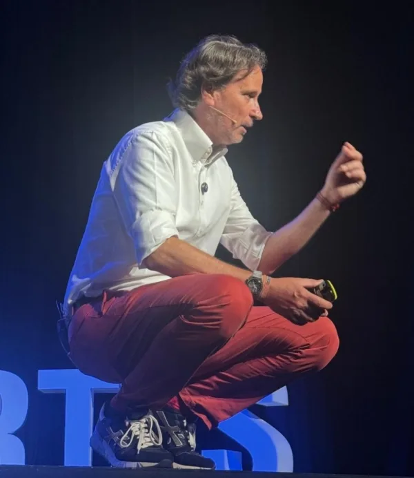 Víctor Küppers, keynote speaker for corporate events on Motivation